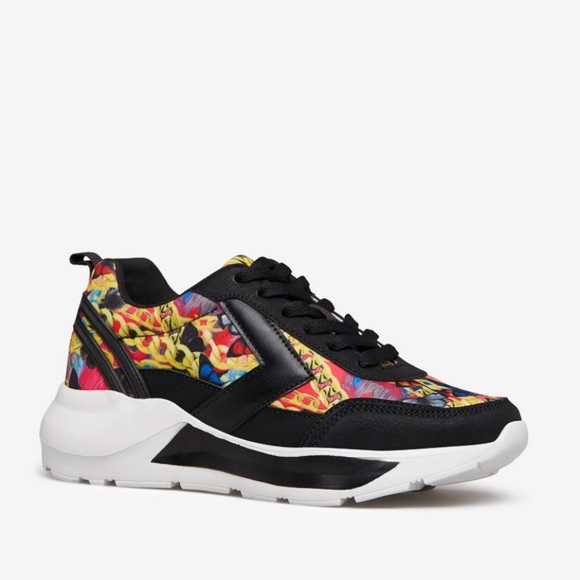 sneakers - Picture 2 of 3